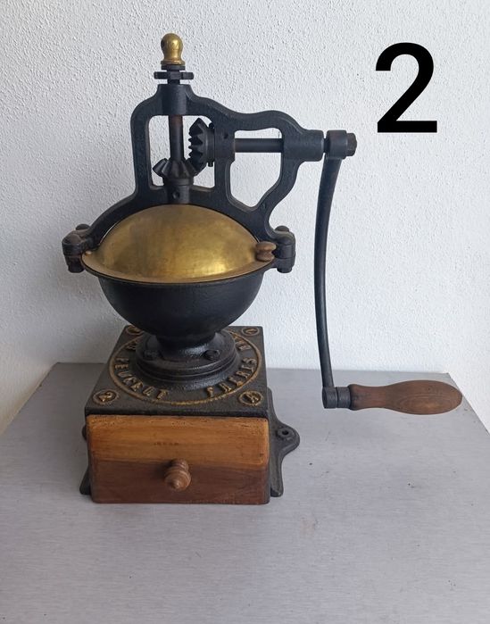 Moinhos de café antigos