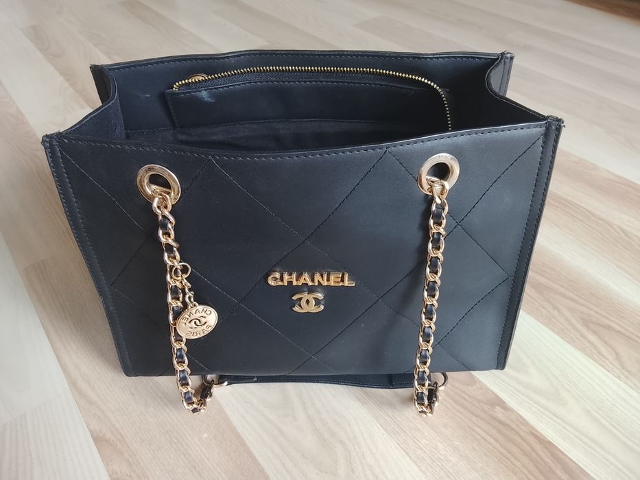 Duża torebka na ramię Chanel