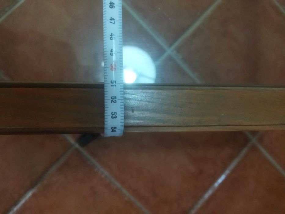 Mesa de café, com tampo em vidro