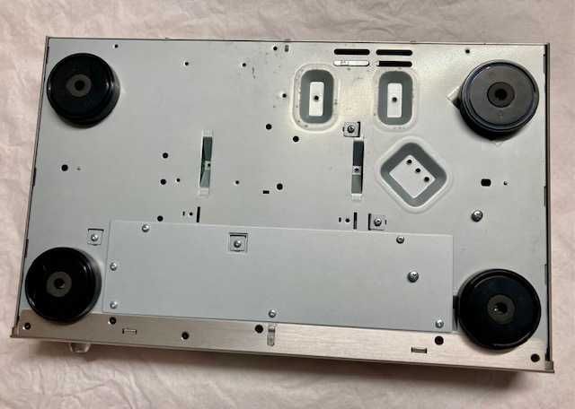 Radio sintonizador Denon TU-1510AE. Como novo.