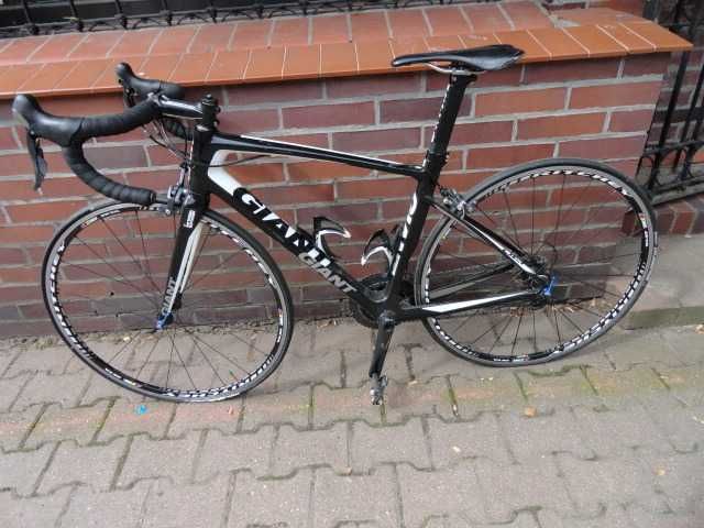 Szosowy Rower Carbonowy Giant Defy