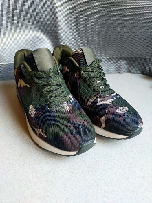 Buty sportowe Air Max Moro 40 jak nowe