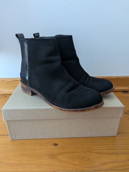 Czarne zamszowe botki sztyblety Stradivarius 37