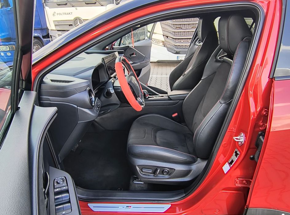 Toyota C-hr GR,2.0 hybrida,bogata wersja,atrak.wyglad,salonowa