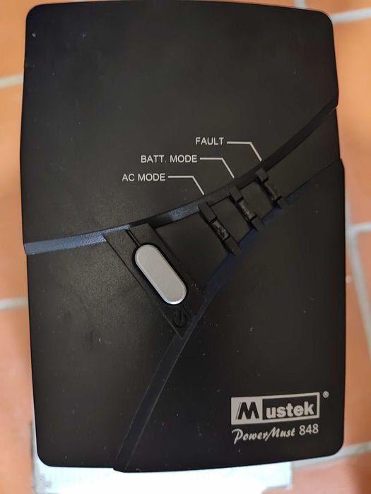 UPS Protection Against Voltage Fluctuations and Power Surges64740941718657121