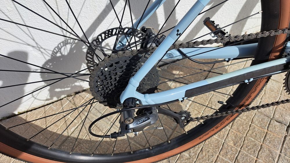 Bicicleta CUBE gravel