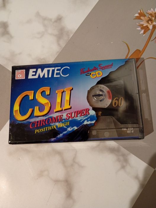kaseta magnetofonowa EMTEC CSII Chrome Super z taśmą typu chromowego (Type II/High Position) o długości 60 minut.