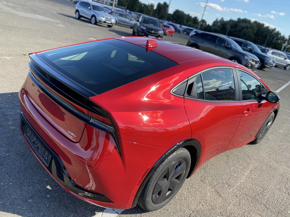 Toyota Prius AWD 2025р