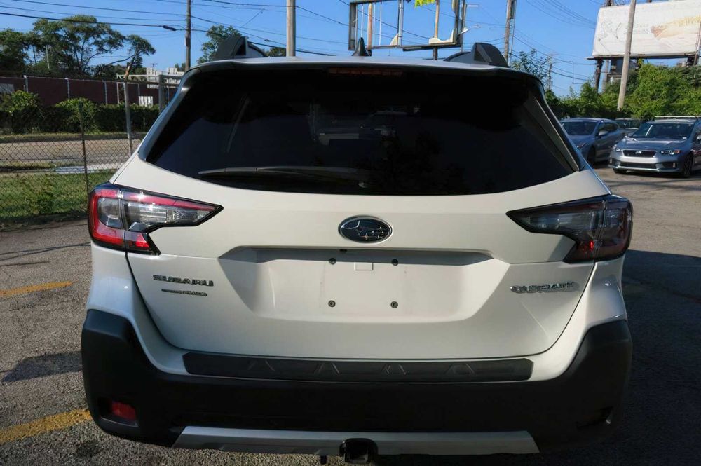 Subaru Outback      2024