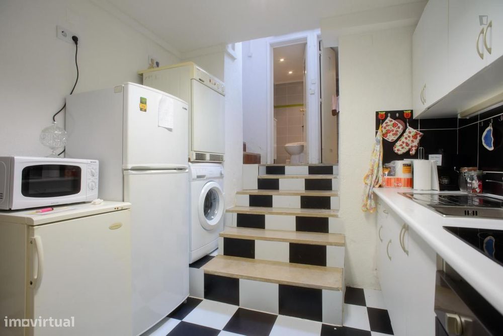 Quarto - localizado em Alameda Lisbon