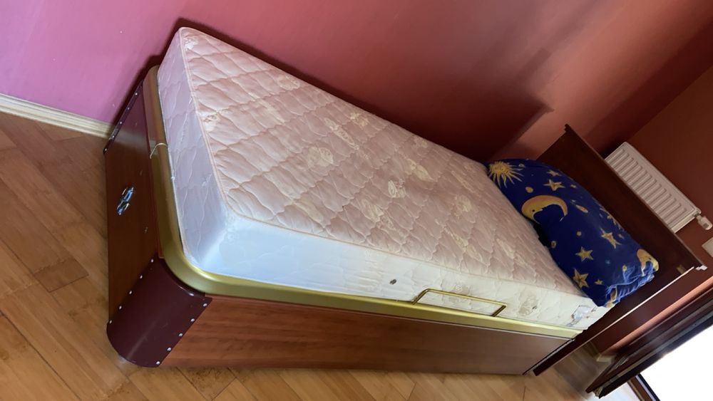 Ліжко фірми чілек, з ящиком під ліжком