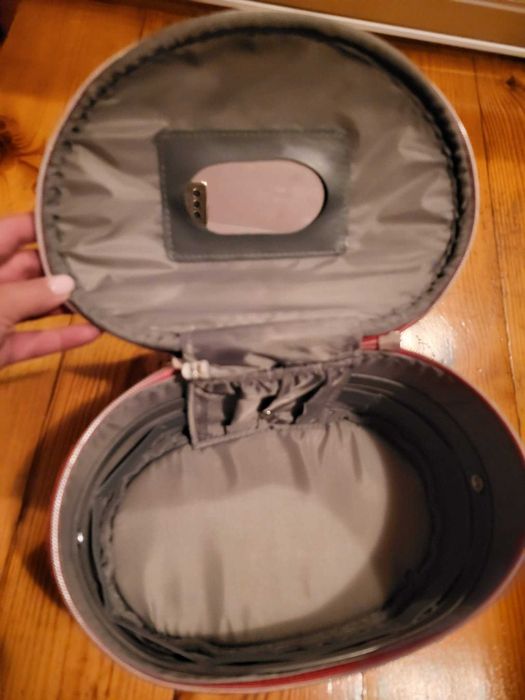 Kosmetyczka kuferek