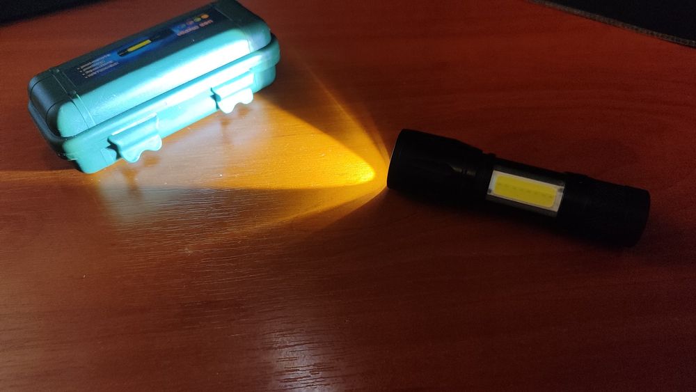--- Фонарь LED ---