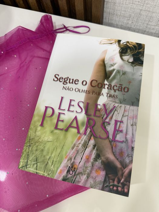 Livro Segue o Coração - Lesley Pearse