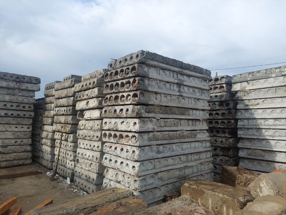 Плити перекритя ,пустотілі.