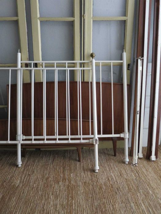 Cama antiga em ferro