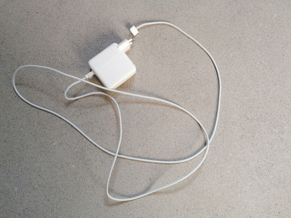 Zasilacz ładowarka Apple, do laptopa nowa
