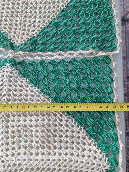 Lote de naprons em crochet, peças variadas