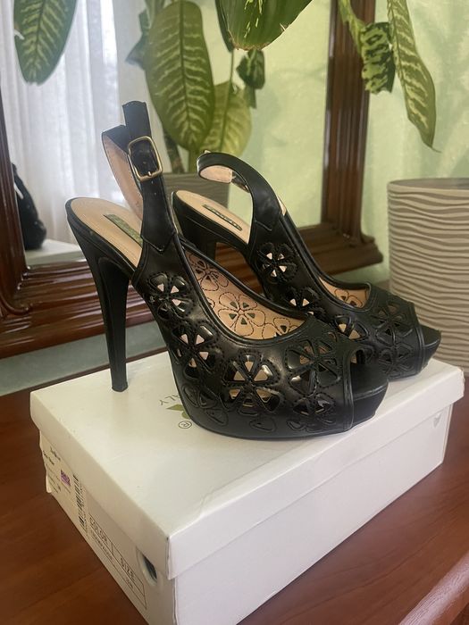 Босоніжки з екошкіри