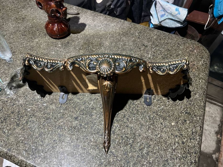 Полочка в прихожую деревянная в алюминиевой оправе