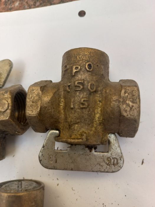 Продаю газовые краны