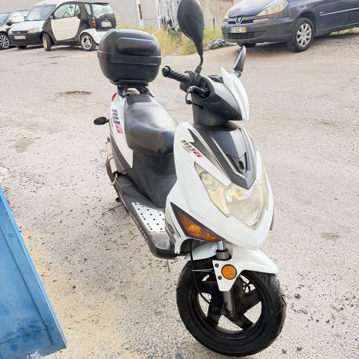Mota de 50cc impecavel de tudo nao prcis fazer nad