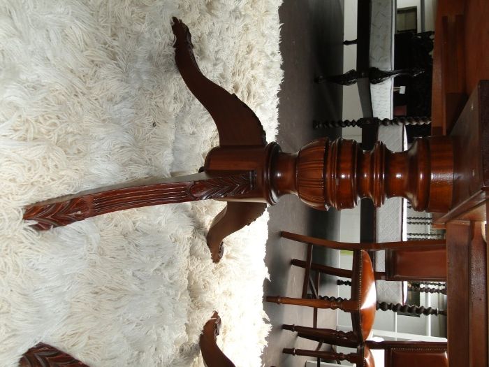 Mesa de sala em madeira com dois pés de galo - Extensível - Só a mesa