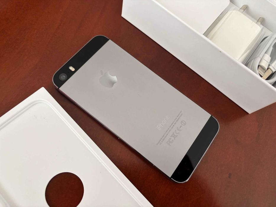 iPhone 5S Como NOVO na Caixa Bateria NOVA