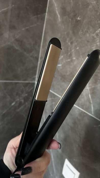 Продається професійний вирівнювач для волосся Philips