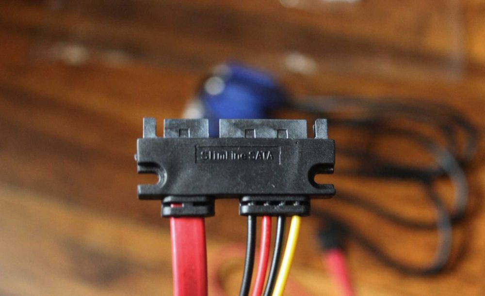 кабелі до пк - комплект нове/ sata 22-pin (7 + 15) SATA Male to Female