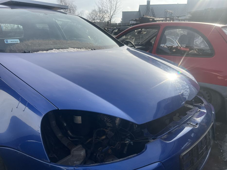 Maska przud przednia pokrywa silnika Golf5 kolor LC5J