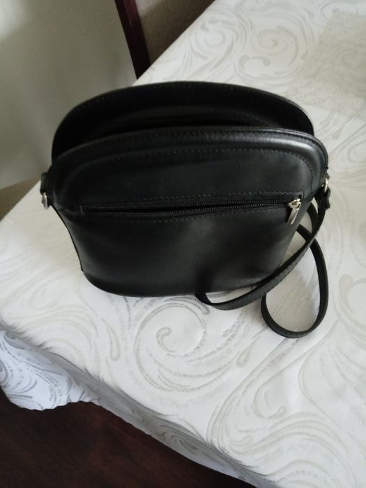 Torebka czarna na ramie