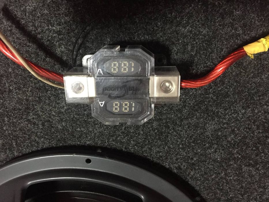 Продам Автомобільний Сабвуфер JBL з підсилювачем звуку