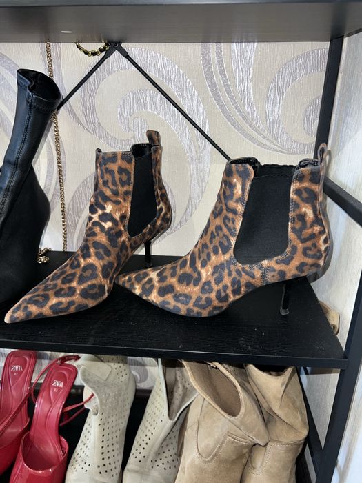 Леопардові ботильони BERSHKA 37