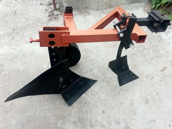 Однокорпусный плуг для мотоблока