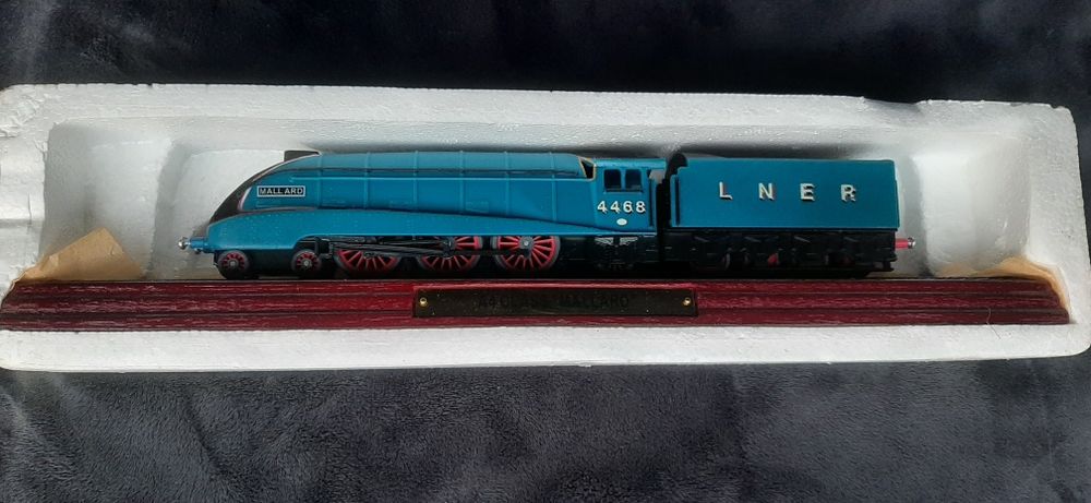 Model lokomotywy parowej  Liner A4 Class Mallard  Japan