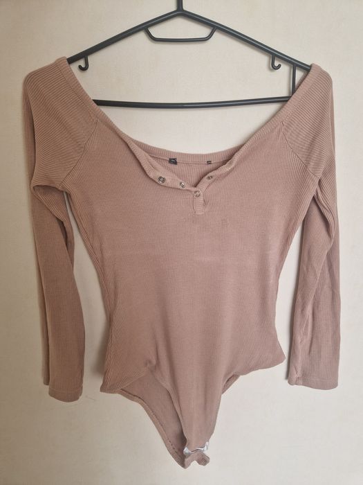 Бежевий боді з рукавом 3/4