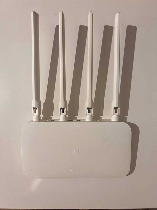 Маршрутизатор Xiaomi Mi WiFi Router 4C Global (DVB4231GL)