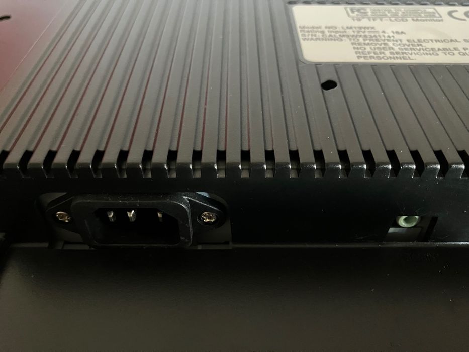 19-inch LCD Screen64283907551233122