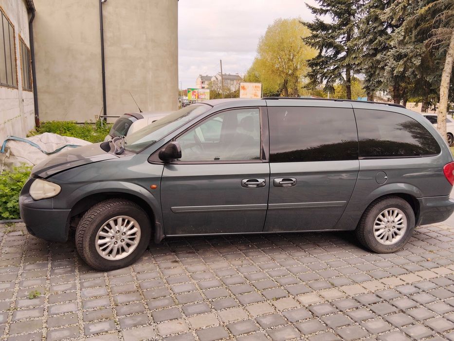 Chrysler Grand Voyager uszkodzony
