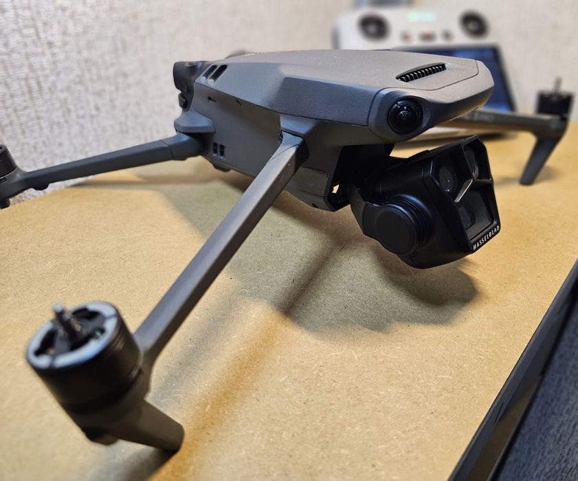 Квадрокоптер, дрон DJI Mavic 3 Pro + АКБ + пульт (без налета)