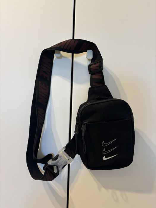 Saszetka Nike na ramię
