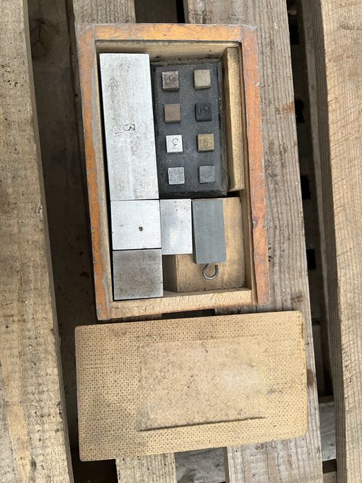 Zestaw płytek wzorcowych.