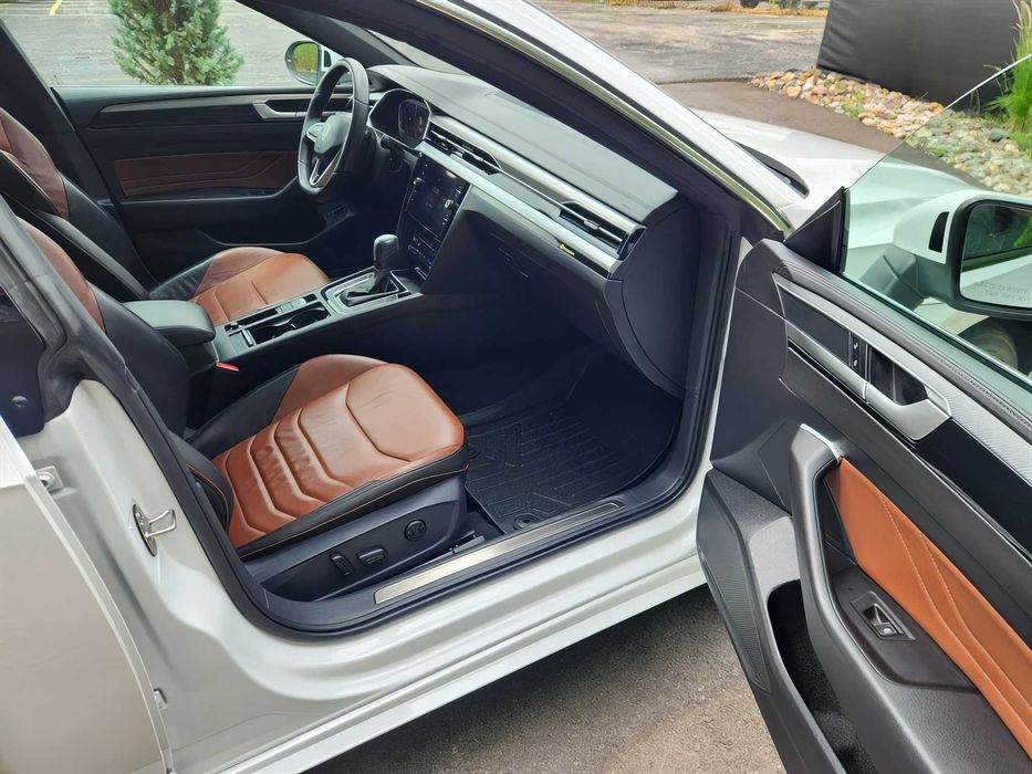 Volkswagen Arteon      2021