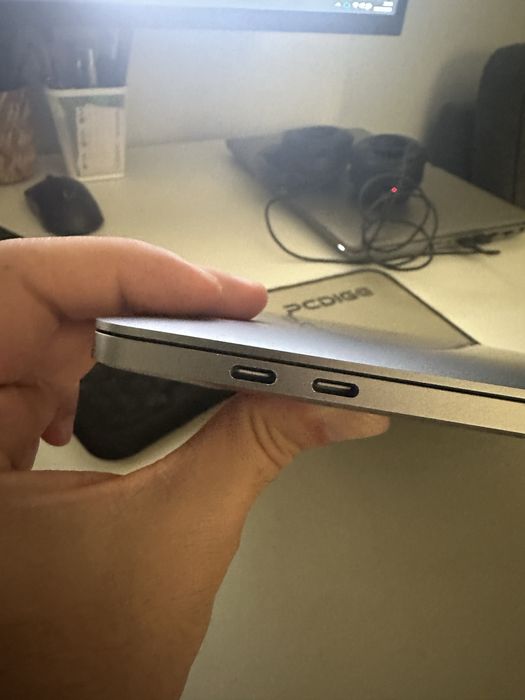 Macbook pro i5 Touch bar (2019)