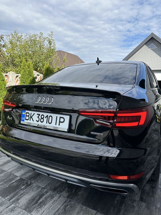Audi a4 b9 2018 рік