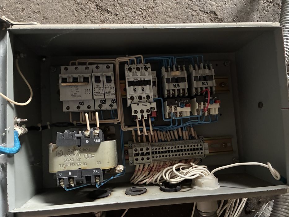 Шкаф управление электродивателем/магнитые пускаткли/тепловые релле