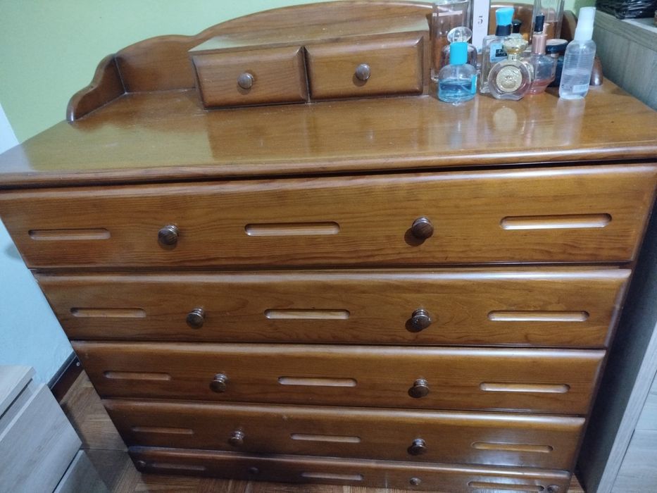 Cómoda  de madeira