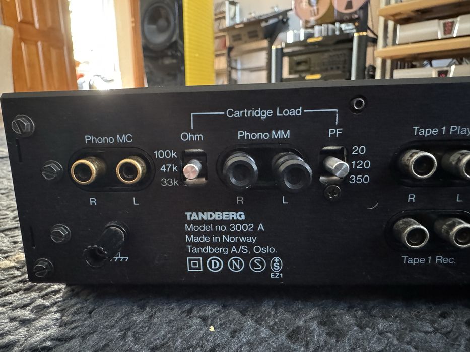 Предварительный усилитель TANDBERG 3002A Control Amplifier