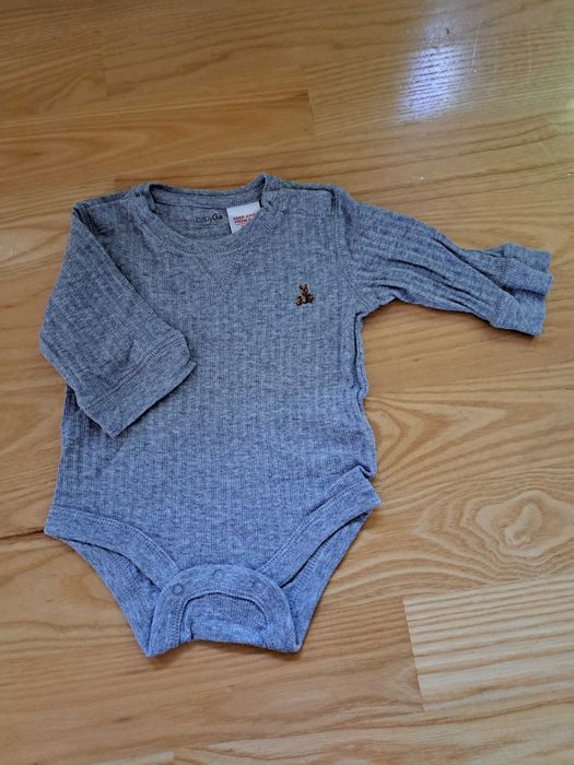 Zestaw 7 x body + 2 x spodnie dla chłopca w wieku 0-4 miesiące